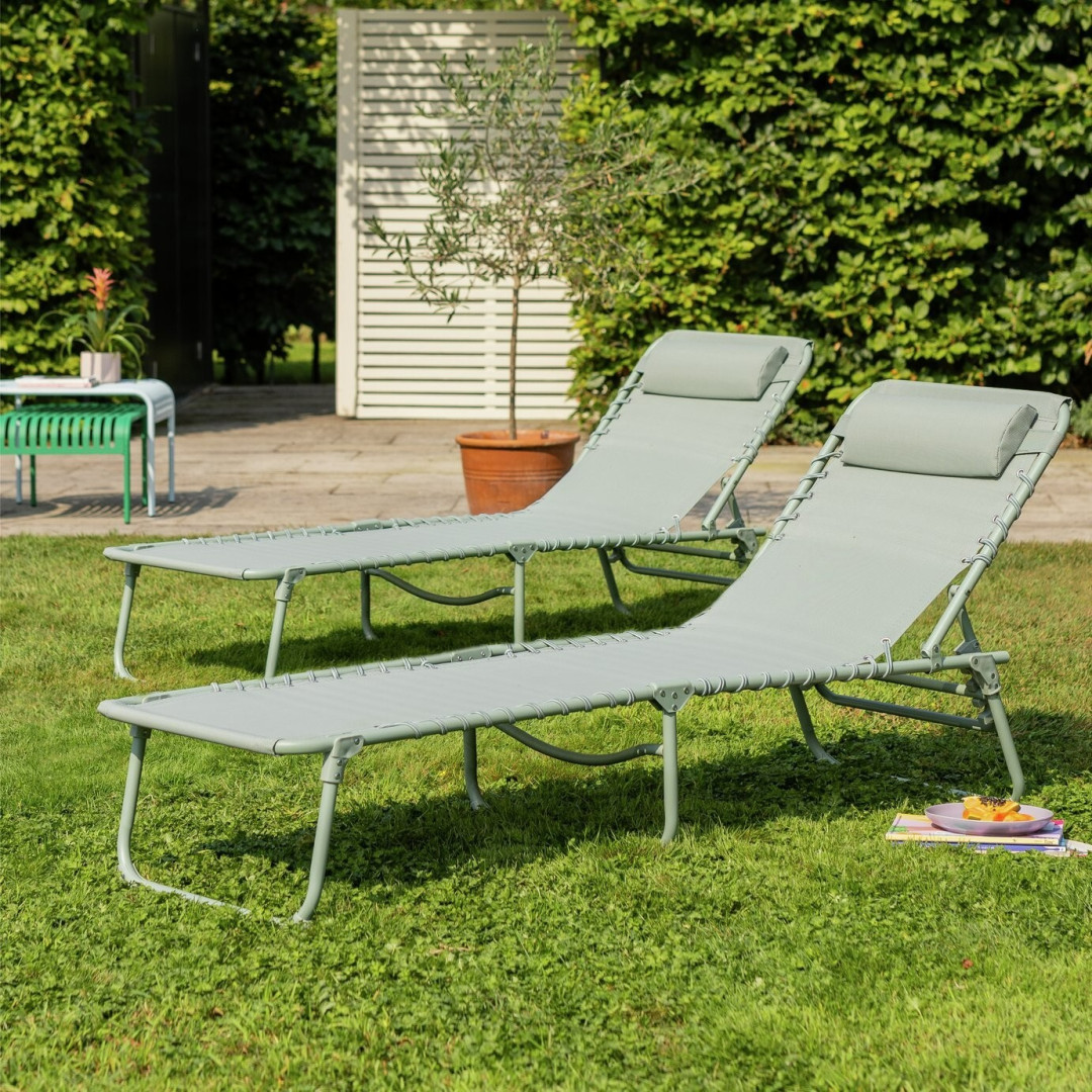 Home Set of 2 Folding Metal Sun Loungers - Green Home Set of 2 Folding Metal Sun Loungers - Green
